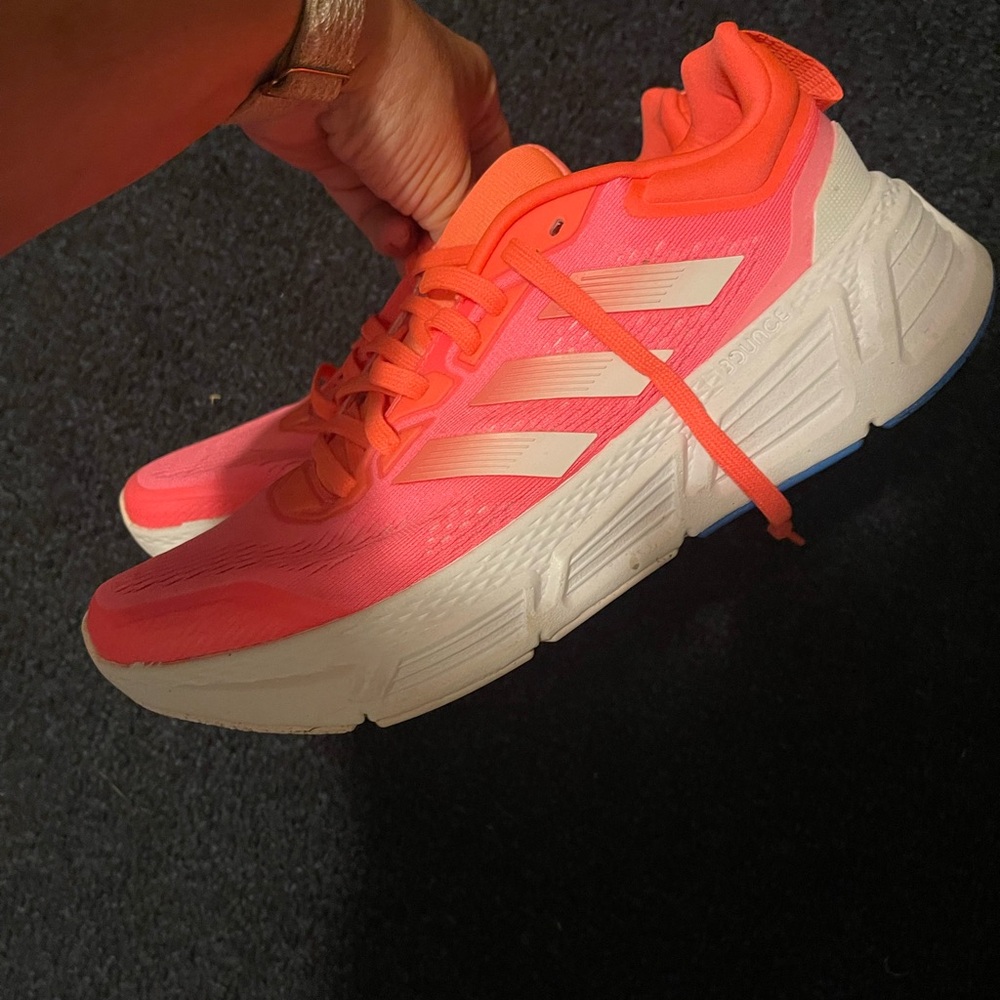 Adidas bounce women’s sneakers
